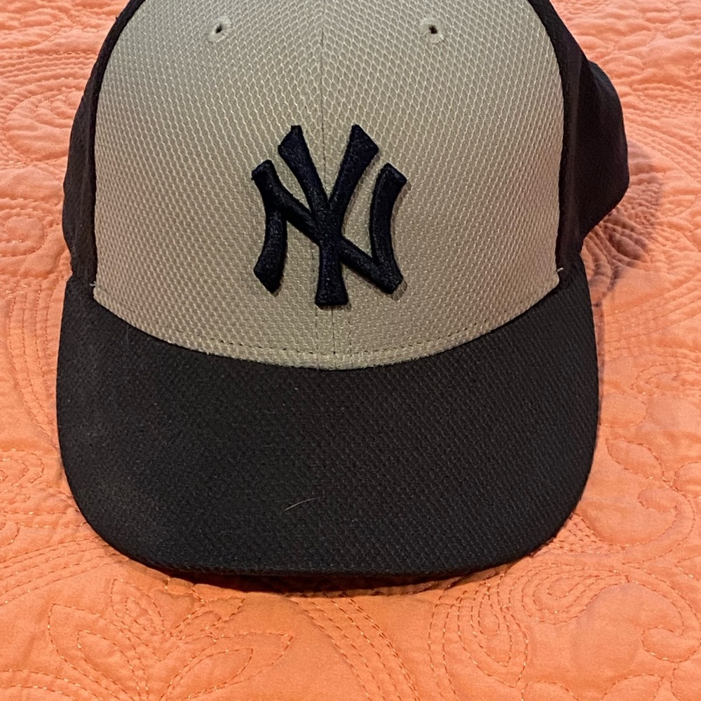 New York Yankees fitted hat